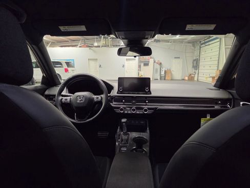 Used 2025 Honda Civic Sport image 32