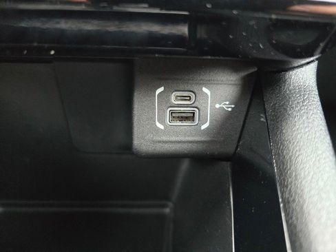 Used 2024 Jeep Compass Limited image 35