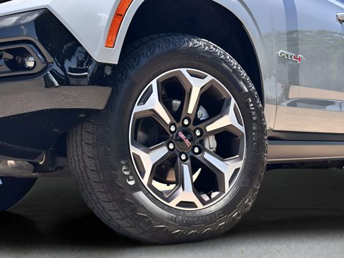 Used 2025 GMC Yukon AT4 Ultimate w/ LPO, Floor Liner Package AWD/4WD image 31