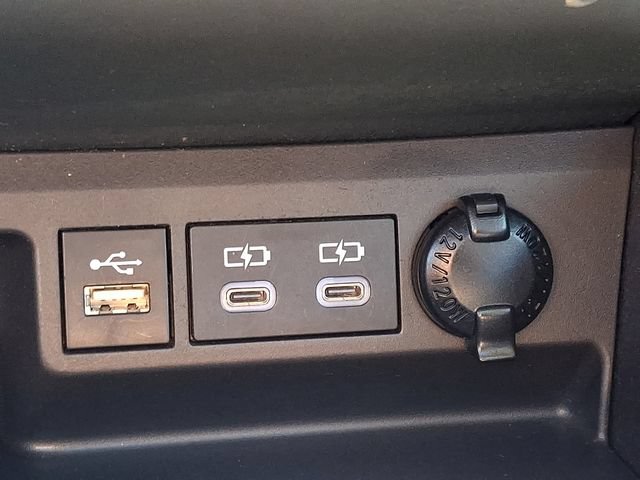Used 2024 Toyota Highlander XLE FWD image 25