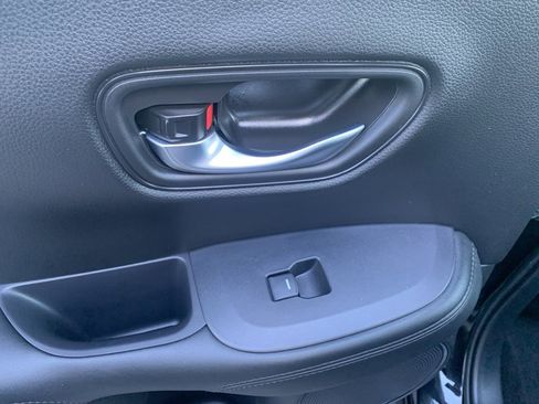 Used 2023 Honda HR-V LX image 22