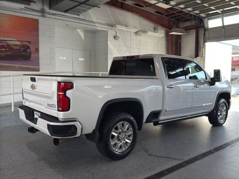 Used 2024 Chevrolet Silverado 2500 High Country w/ Technology Package image 10