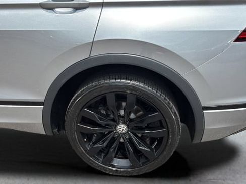Used 2021 Volkswagen Tiguan SE R-Line FWD image 35