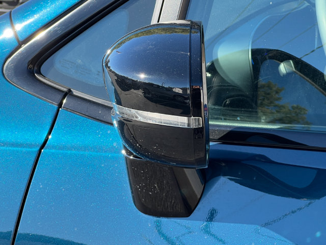 Used 2025 Chrysler Pacifica Limited FWD image 45