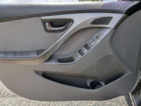 Used 2013 Hyundai Elantra GLS w/ Preferred Pkg FWD image 31