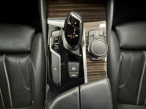 Used 2018 BMW 540i xDrive image 17