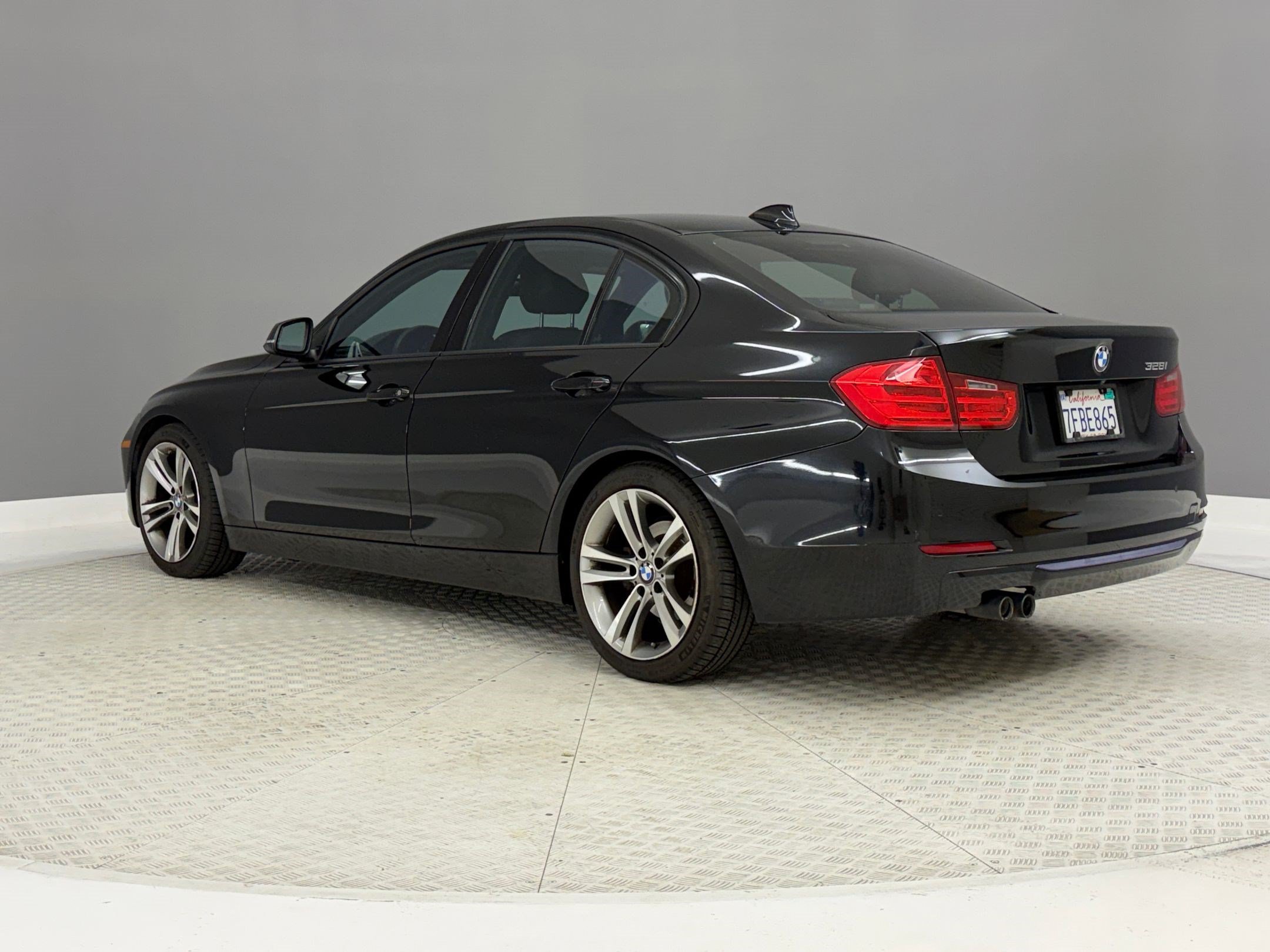 Used 2014 BMW 328i Sedan RWD image 3