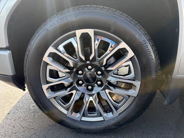 Used 2024 GMC Sierra 1500 Denali Ultimate AWD/4WD image 32