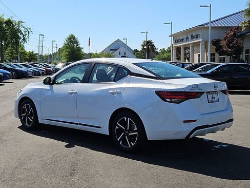 Used 2024 Nissan Sentra SV FWD image 5