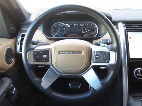 Used 2023 Land Rover Discovery Metropolitan Edition AWD/4WD image 27