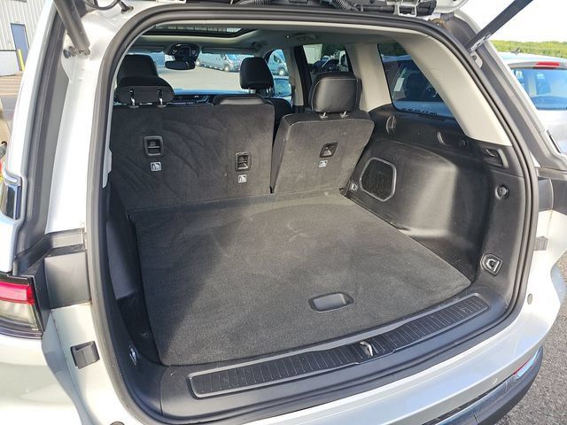 Used 2023 Jeep Grand Cherokee 4WD 4xe image 14