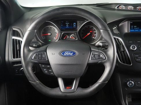 Used 2018 Ford Focus ST image 16