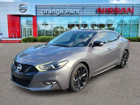 Used 2018 Nissan Maxima SR w/ Midnight Edition FWD image 4