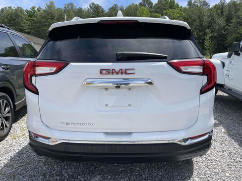 Used 2023 GMC Terrain SLT image 9