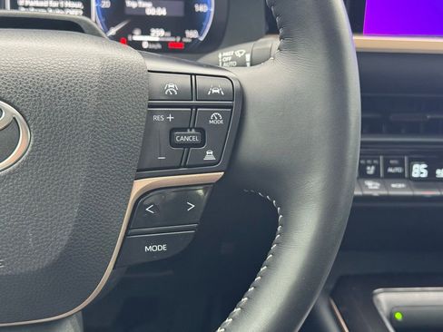 Certified 2025 Toyota Crown Limited image 27