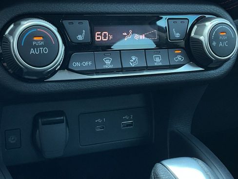 New 2025 Nissan Versa SR w/ Trunk Package image 30