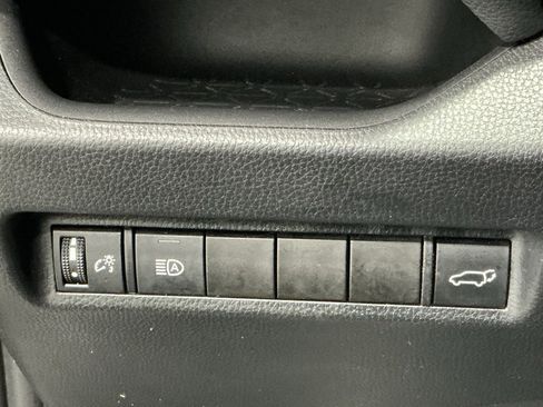 Used 2021 Toyota RAV4 XLE w/ Convenience Package image 13