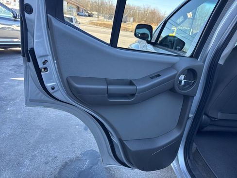 Used 2014 Nissan Xterra S w/ Value Package image 16