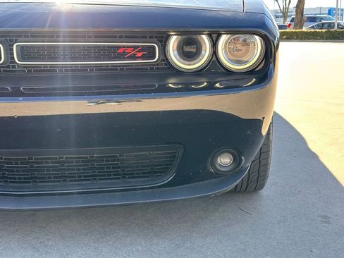 Used 2018 Dodge Challenger R/T image 8
