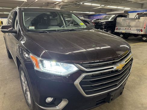 Certified 2021 Chevrolet Traverse Premier AWD/4WD image 1