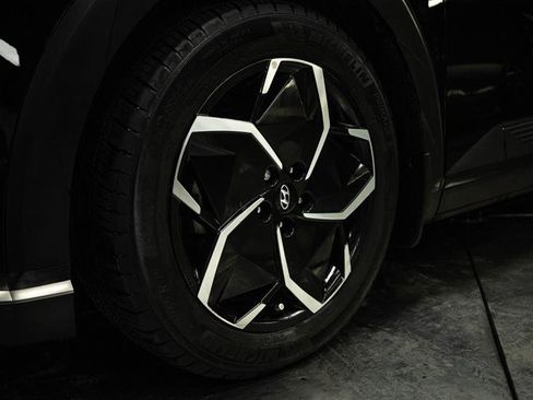 Used 2024 Hyundai Ioniq 5 SE image 3