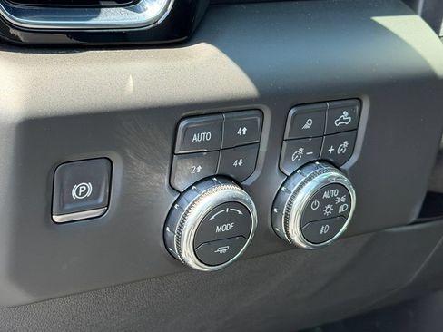 Certified 2026 GMC Sierra 1500 Denali AWD/4WD image 32