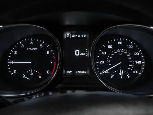 Used 2018 Hyundai Santa Fe Sport image 26