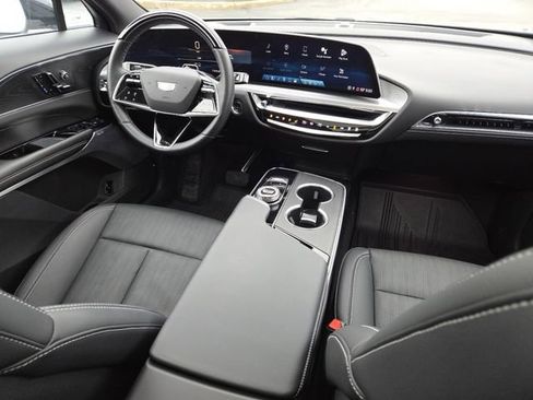 Used 2024 Cadillac Lyriq Sport image 32