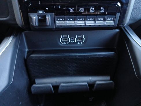 Used 2021 RAM 2500 Laramie w/ Night Edition AWD/4WD image 10