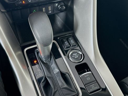 Used 2025 Mitsubishi Eclipse Cross SE image 24