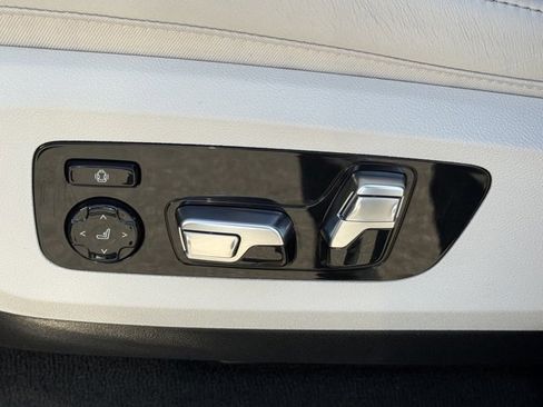 Used 2026 BMW X7 M60i image 21