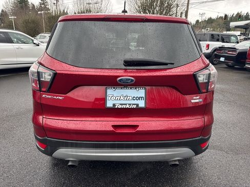 Used 2017 Ford Escape SE image 6