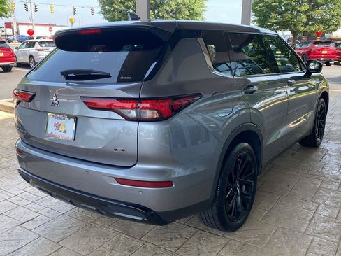 Used 2023 Mitsubishi Outlander SE Black Edition AWD/4WD image 7