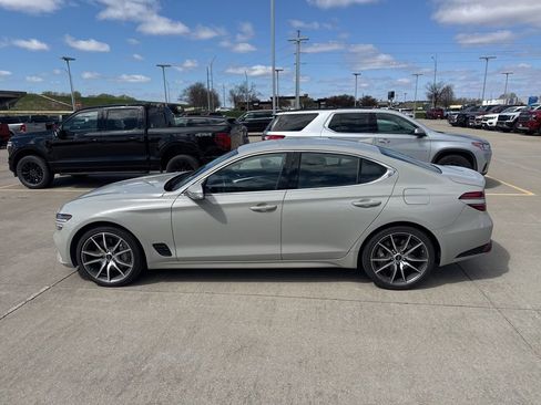 Used 2025 Genesis G70 2.5T image 8