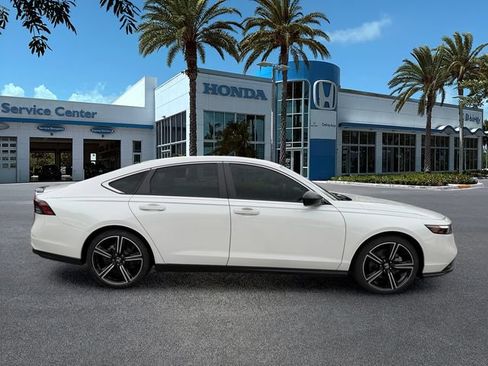 Used 2024 Honda Accord Sport image 9