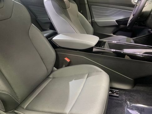 New 2026 Volkswagen ID.4 Pro S image 8