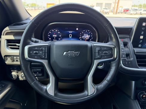 Used 2022 Chevrolet Suburban Z71 w/ Z71 Off-Road Package AWD/4WD image 19