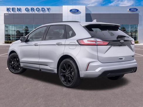 Used 2022 Ford Edge SE w/ Black Appearance Package AWD/4WD image 8