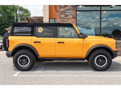 Used 2022 Ford Bronco Badlands w/ Sasquatch Package AWD/4WD image 3