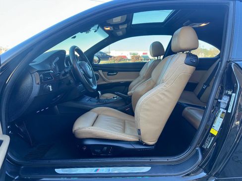 Used 2011 BMW M3 Coupe w/ Convenience Pkg image 4