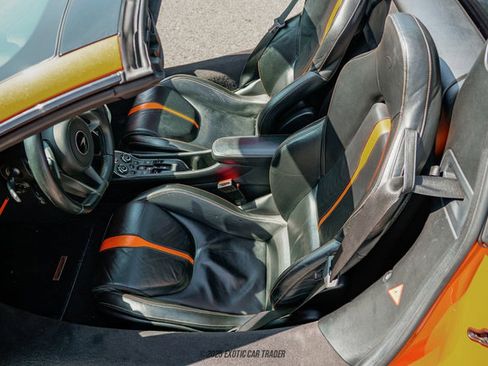 Used 2019 McLaren 570S Spider image 37