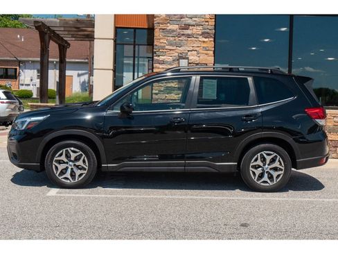 Used 2021 Subaru Forester Premium AWD/4WD image 6