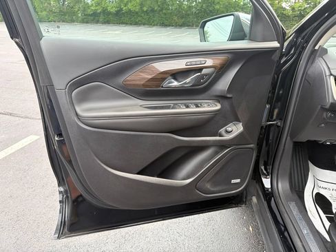 Used 2020 GMC Terrain Denali w/ Denali Premium Package FWD image 18