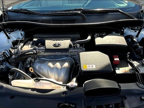 Used 2017 Toyota Camry XLE image 9