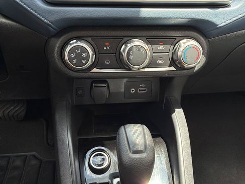Used 2025 Nissan Versa SV FWD image 22