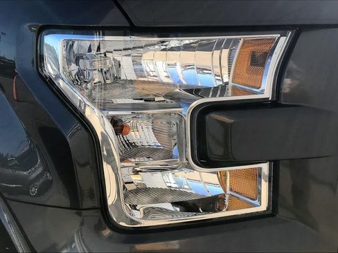 Used 2017 Ford F150 Lariat RWD image 28