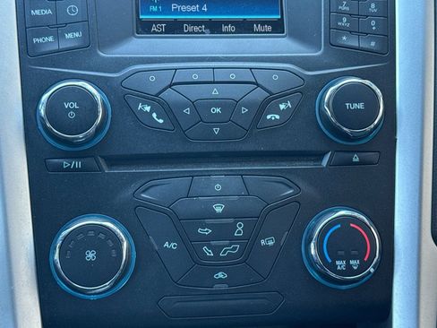 Used 2014 Ford Fusion SE image 19