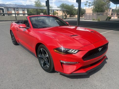 Used 2020 Ford Mustang Convertible RWD image 10