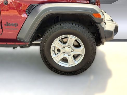 Used 2022 Jeep Wrangler Unlimited Sport AWD/4WD image 12
