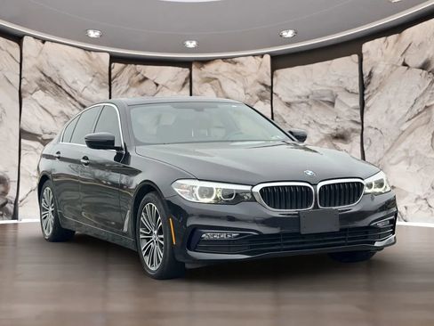 Used 2018 BMW 530i xDrive w/ Premium Package image 3